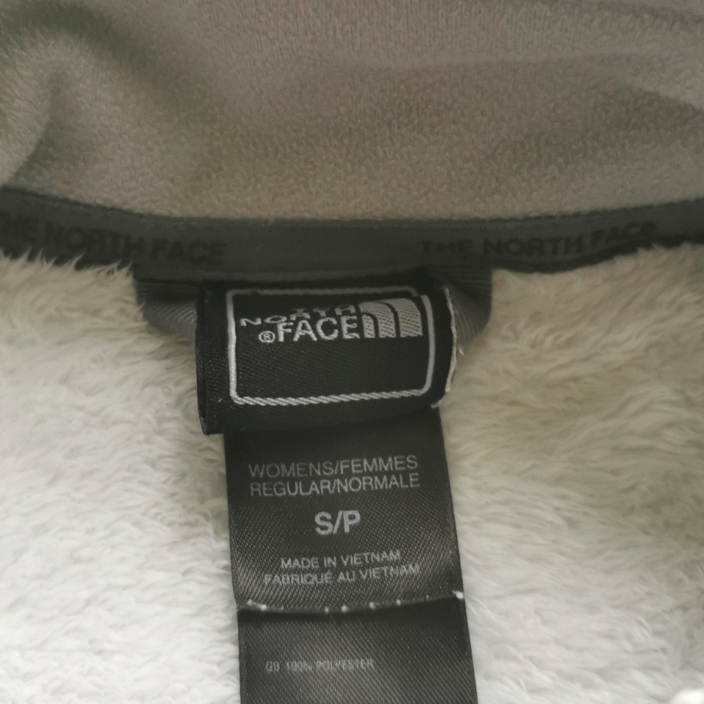 The North Face white fleece long sleeve mock funnel neck jacket. Size small. EUC - Picture 3 of 9